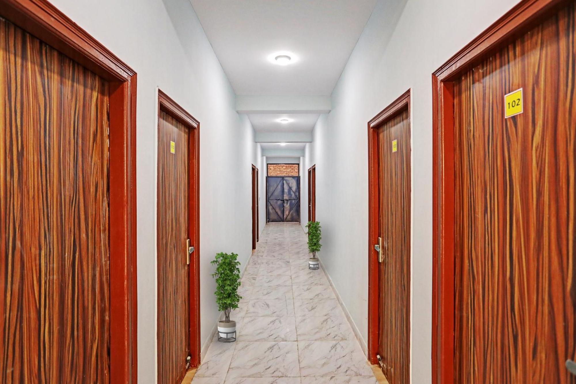 Hotel O Surya Gold Guest House Najafgarh Zewnętrze zdjęcie